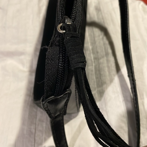 Kenneth Cole REACTION suede wristlet purse. - Picture 12 of 12